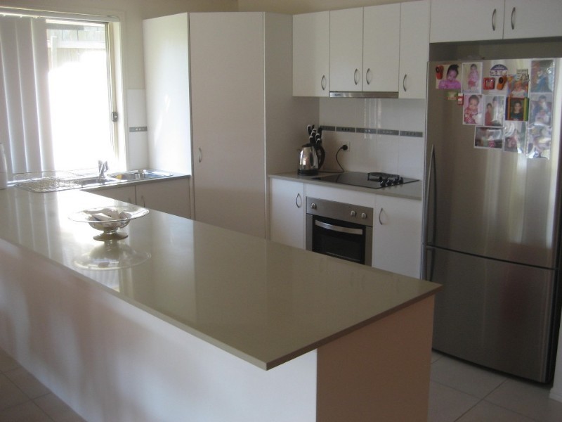 10 Josh Court, Flinders View QLD 4305