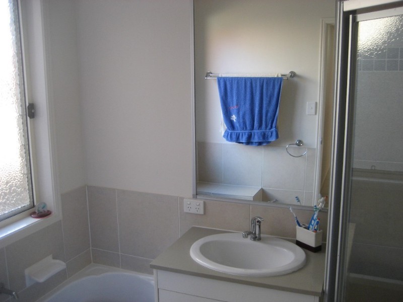 10 Josh Court, Flinders View QLD 4305