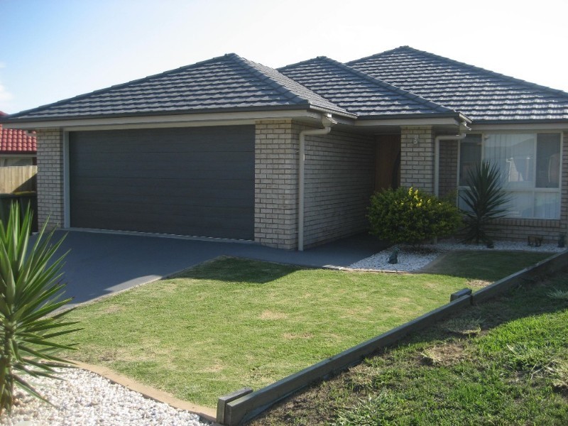 10 Josh Court, Flinders View QLD 4305
