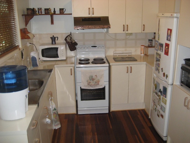 4 Mangonia Street, Raceview QLD 4305