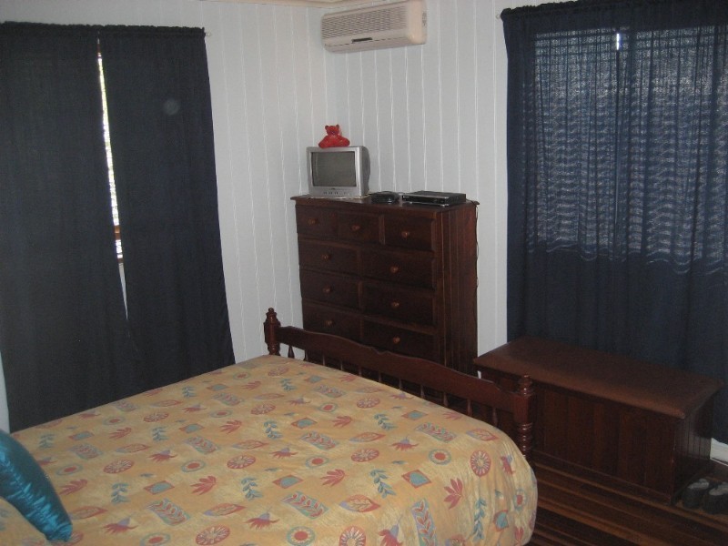 4 Mangonia Street, Raceview QLD 4305