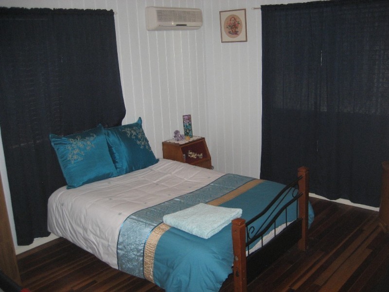 4 Mangonia Street, Raceview QLD 4305