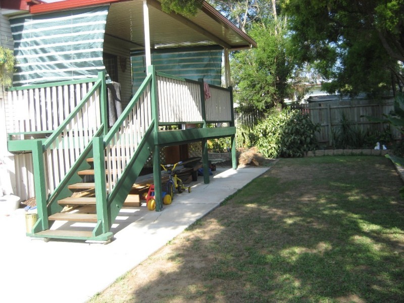 4 Mangonia Street, Raceview QLD 4305