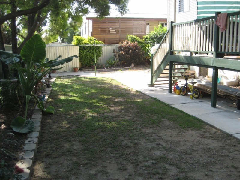 4 Mangonia Street, Raceview QLD 4305