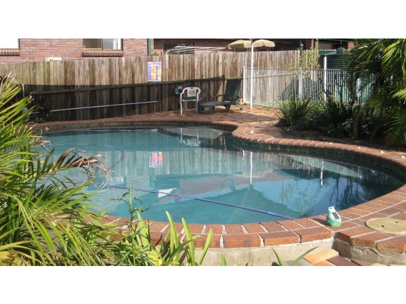 8 Barret Street, Flinders View QLD 4305