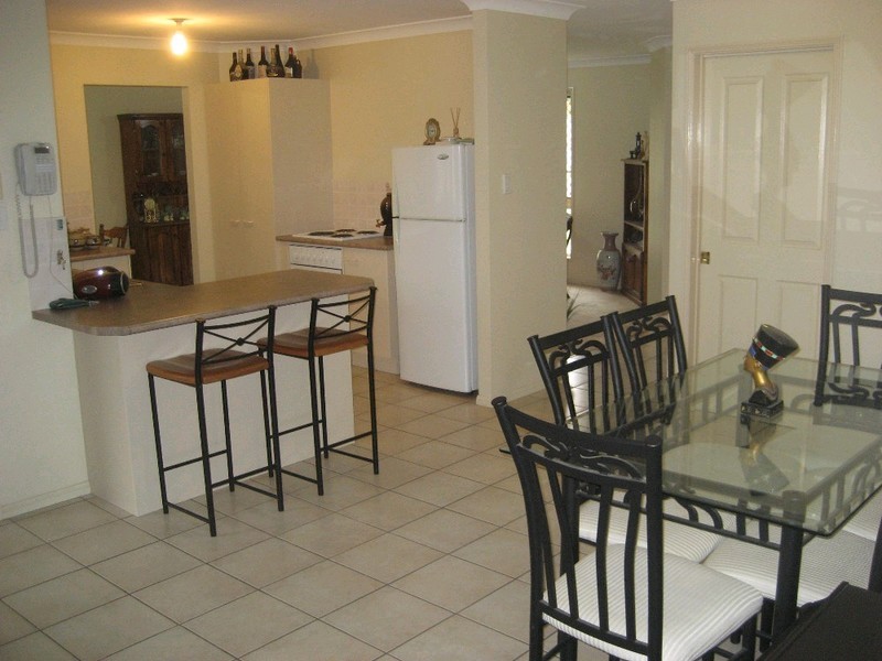 20 Resolution Parade, Flinders View QLD 4305