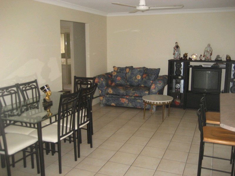 20 Resolution Parade, Flinders View QLD 4305