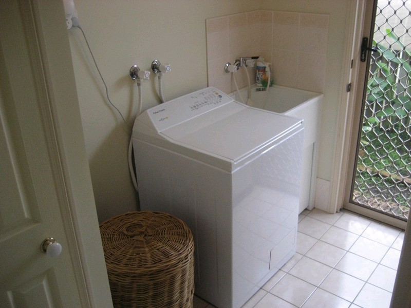 20 Resolution Parade, Flinders View QLD 4305