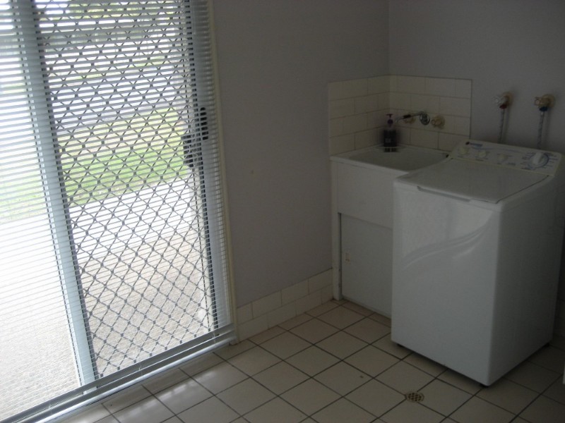 2 Reif Street, Flinders View QLD 4305