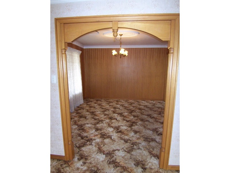 6 Cooinda Street, Eastern Heights QLD 4305