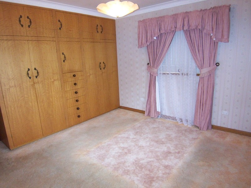 6 Cooinda Street, Eastern Heights QLD 4305