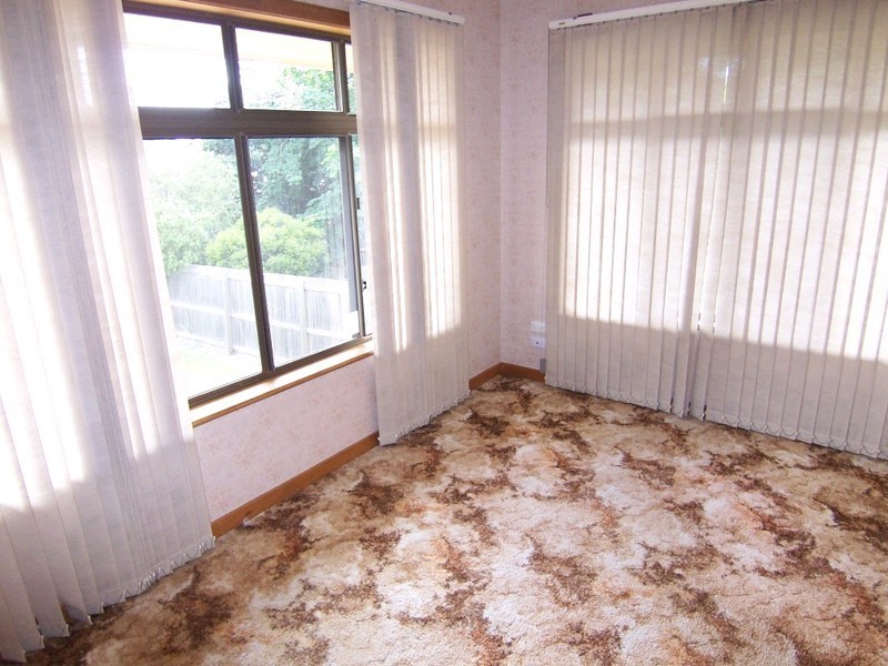 6 Cooinda Street, Eastern Heights QLD 4305