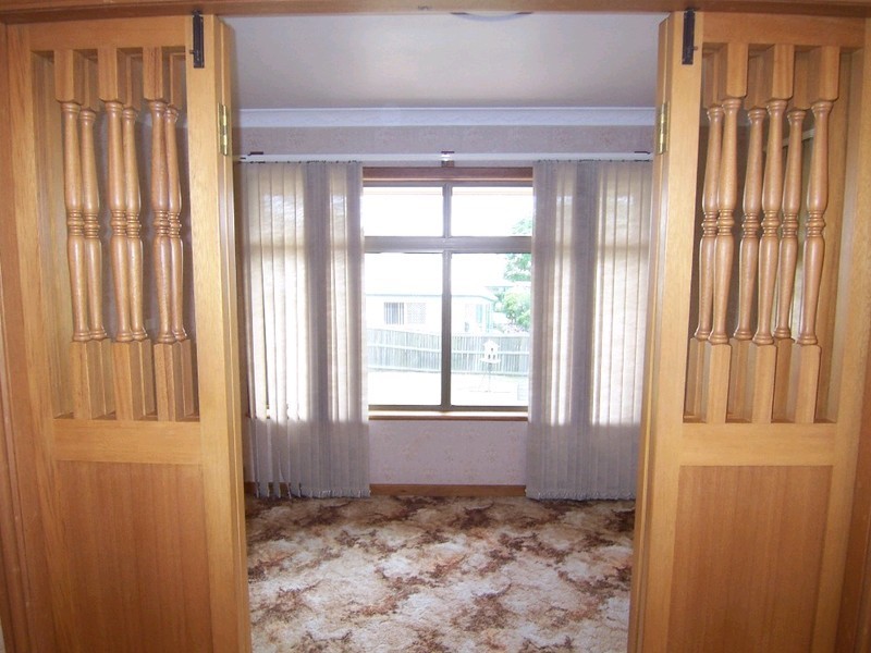 6 Cooinda Street, Eastern Heights QLD 4305