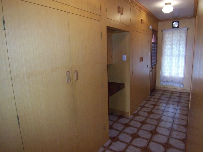 6 Cooinda Street, Eastern Heights QLD 4305