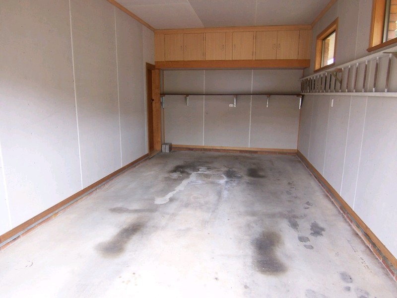 6 Cooinda Street, Eastern Heights QLD 4305