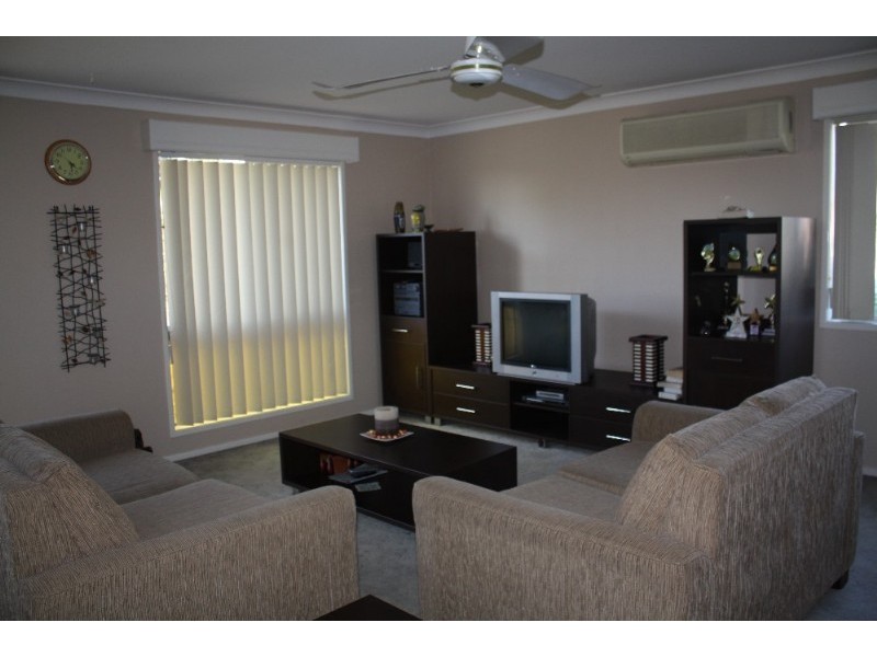 89 Lance Drive, Flinders View QLD 4305