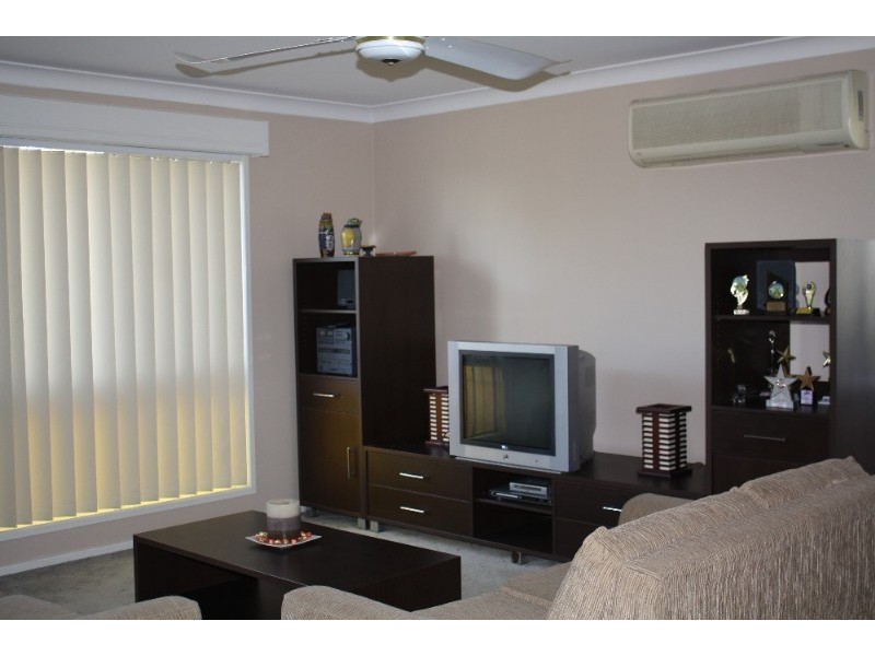 89 Lance Drive, Flinders View QLD 4305