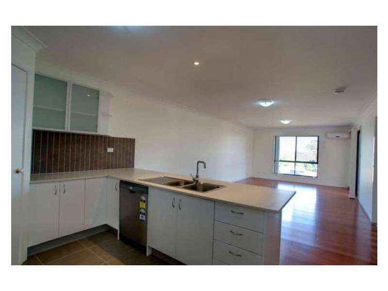 1/5 Lagoona Court, Churchill QLD 4305