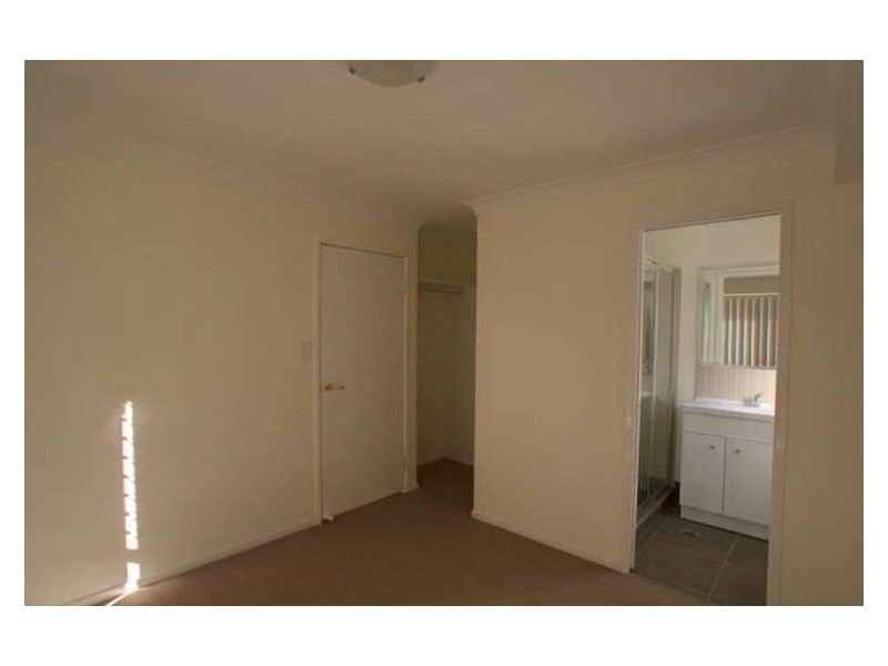 1/5 Lagoona Court, Churchill QLD 4305