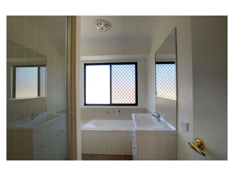 1/5 Lagoona Court, Churchill QLD 4305