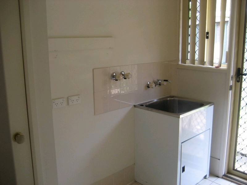 27 Edith Drive, North Ipswich QLD 4305