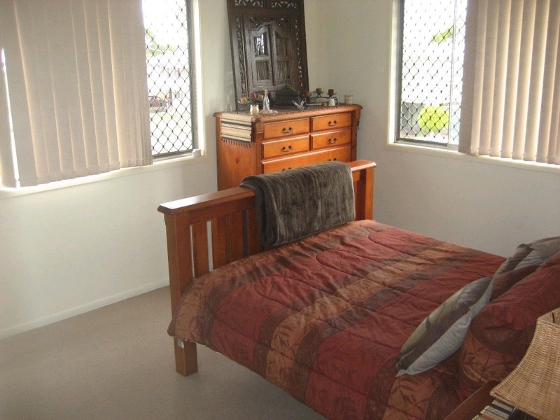 15 Blanck Street, Raceview QLD 4305