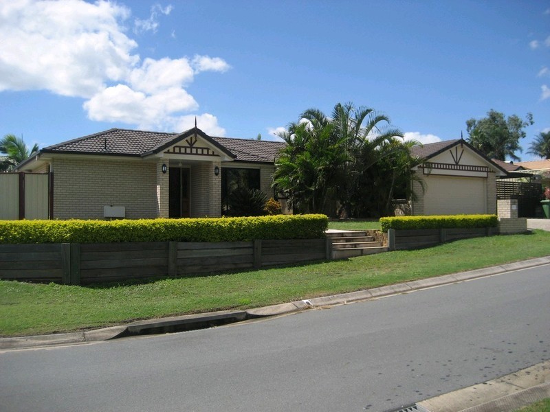 2 Oregon Close, Yamanto QLD 4305