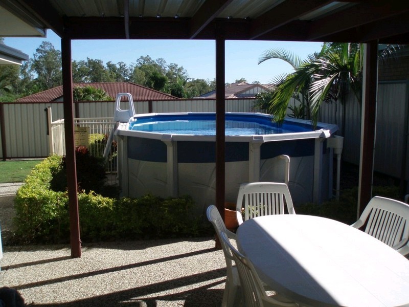 2 Oregon Close, Yamanto QLD 4305