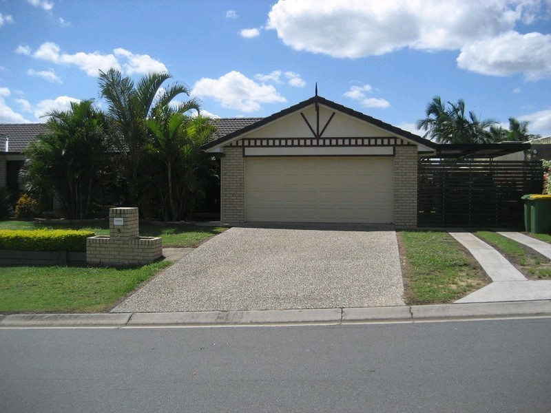 2 Oregon Close, Yamanto QLD 4305