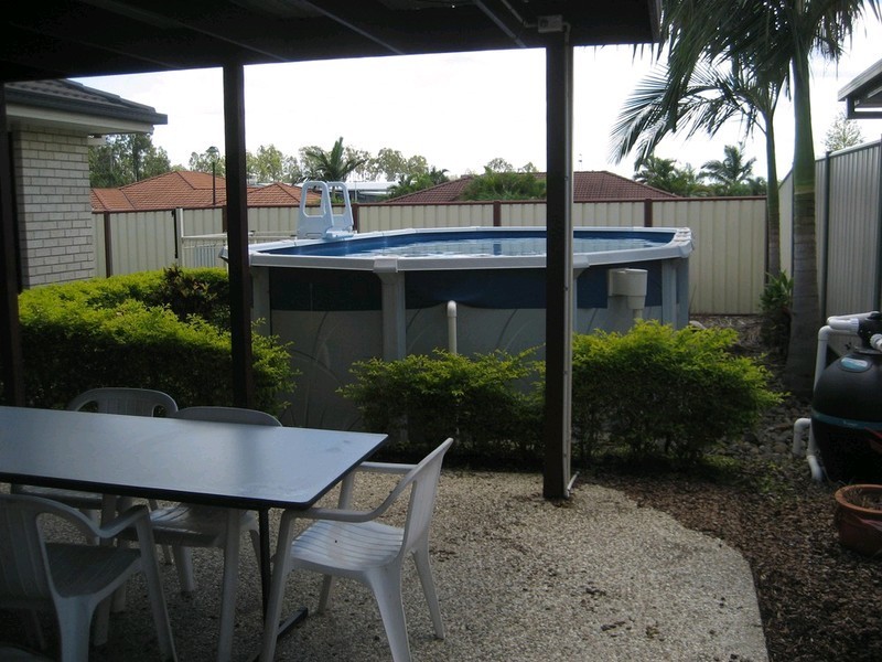 2 Oregon Close, Yamanto QLD 4305