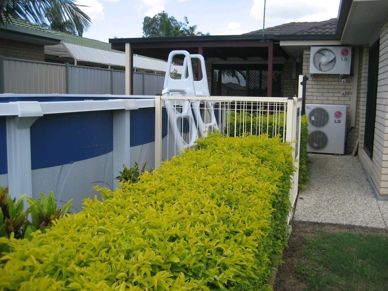 2 Oregon Close, Yamanto QLD 4305