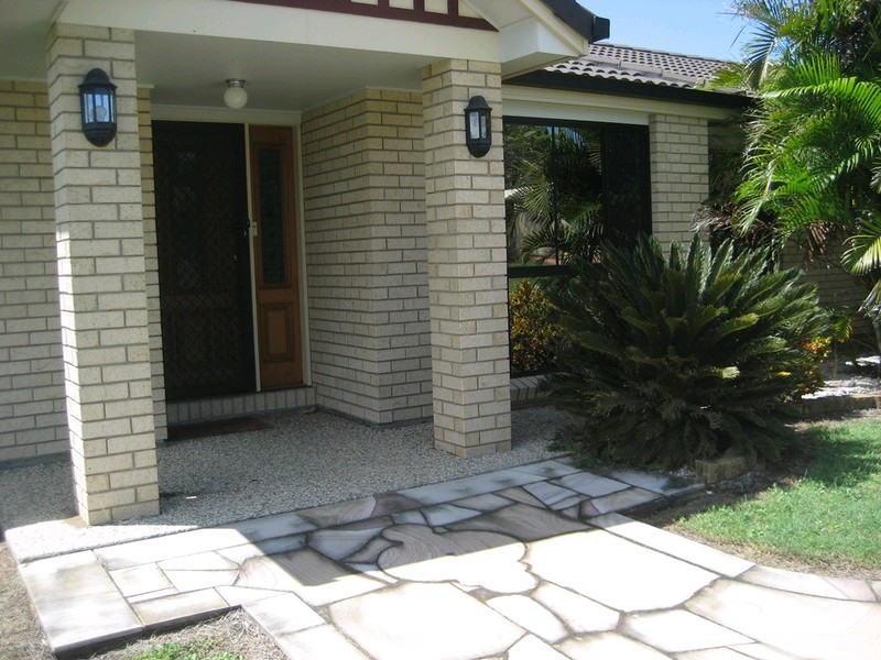 2 Oregon Close, Yamanto QLD 4305