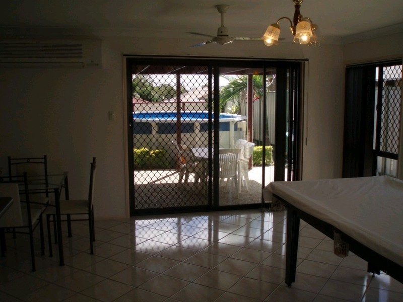 2 Oregon Close, Yamanto QLD 4305