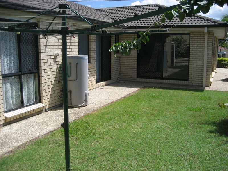 2 Oregon Close, Yamanto QLD 4305