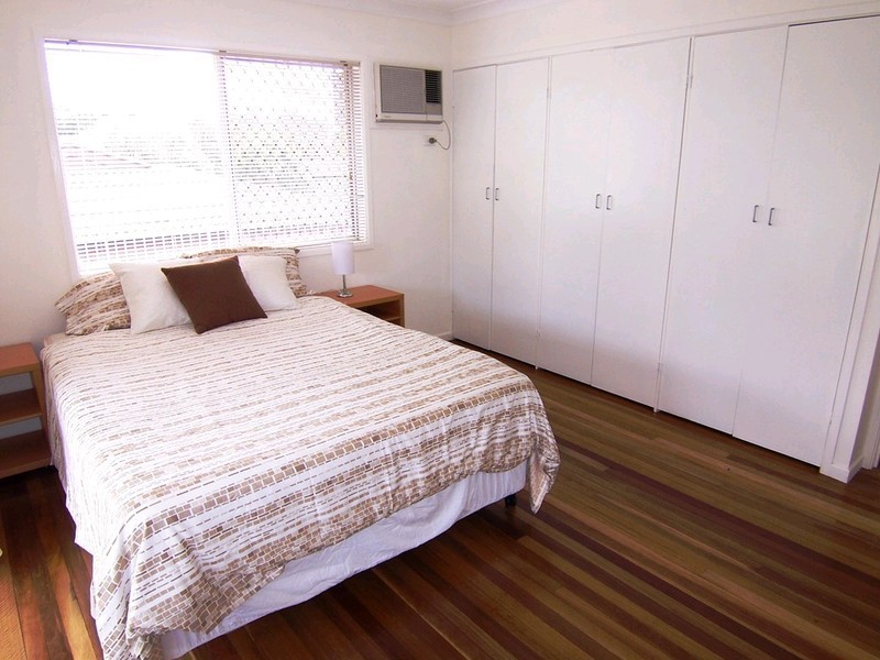 4 Devon Street, Eastern Heights QLD 4305