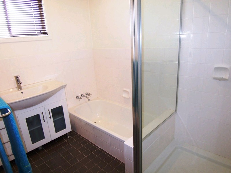 4 Devon Street, Eastern Heights QLD 4305