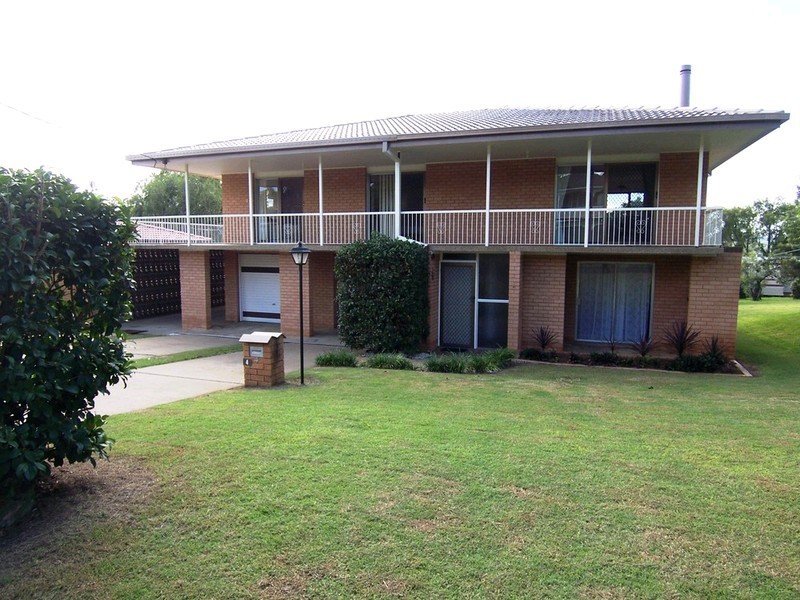 4 Devon Street, Eastern Heights QLD 4305