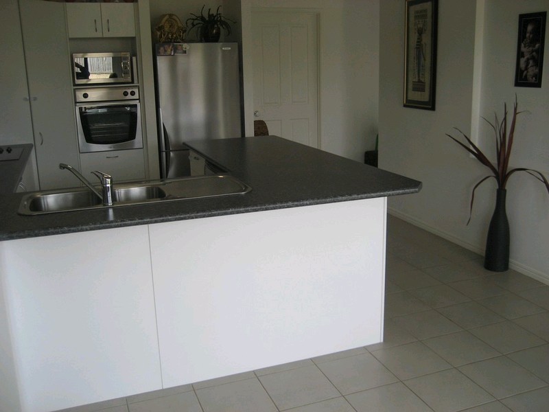 30 Banksia Drive, Raceview QLD 4305