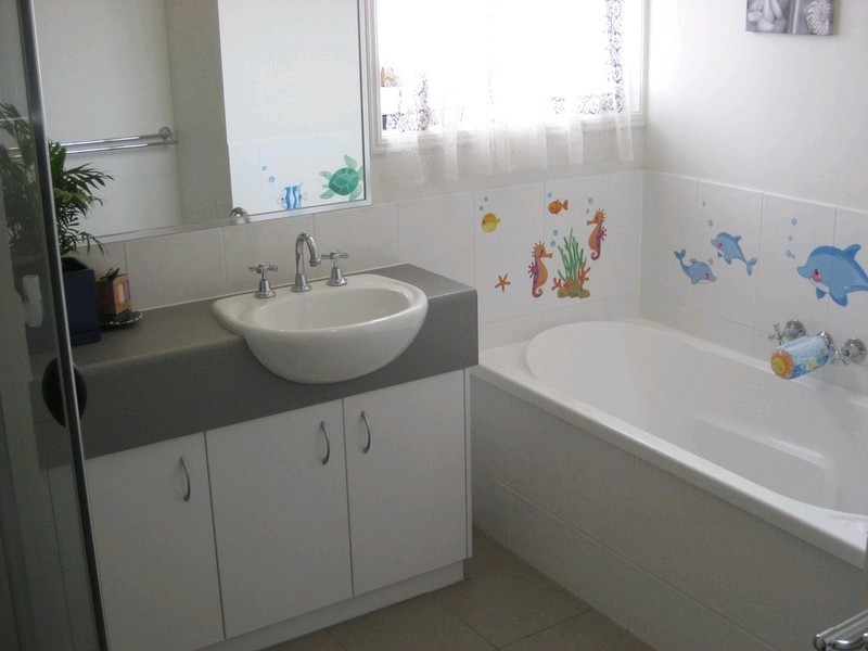 30 Banksia Drive, Raceview QLD 4305