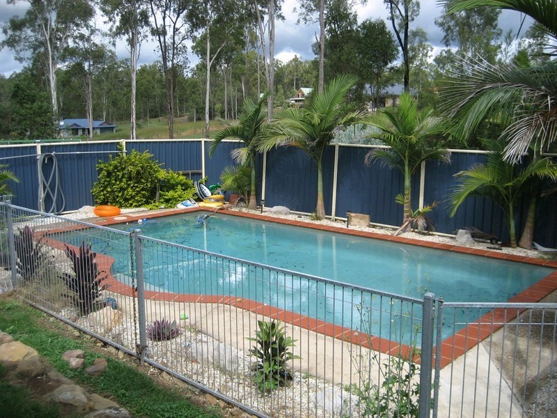10 Hilltop Court, Deebing Heights QLD 4306