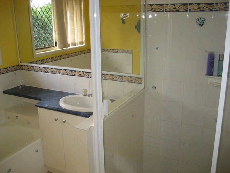 18 Crosby Crescent, Raceview QLD 4305