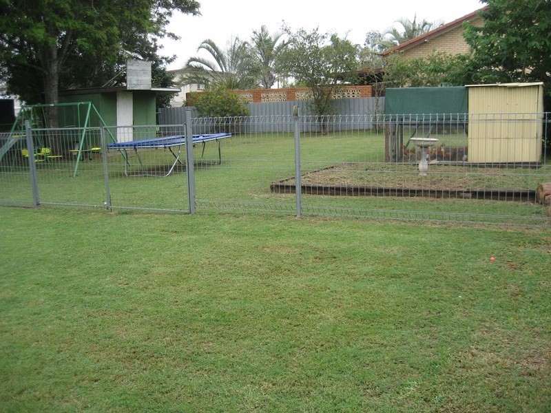 13 Church Street, Silkstone QLD 4304