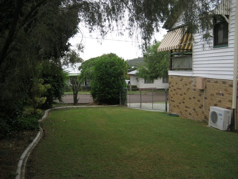 13 Church Street, Silkstone QLD 4304