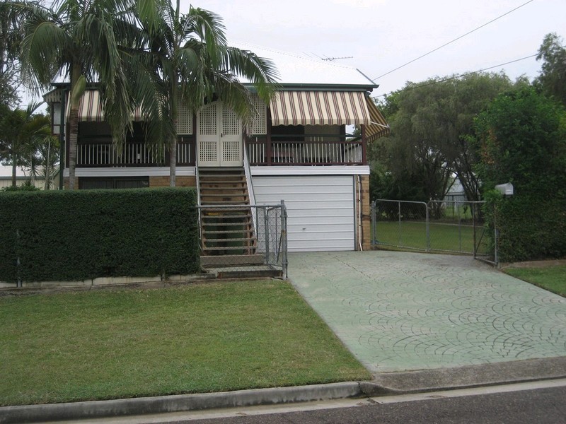 13 Church Street, Silkstone QLD 4304