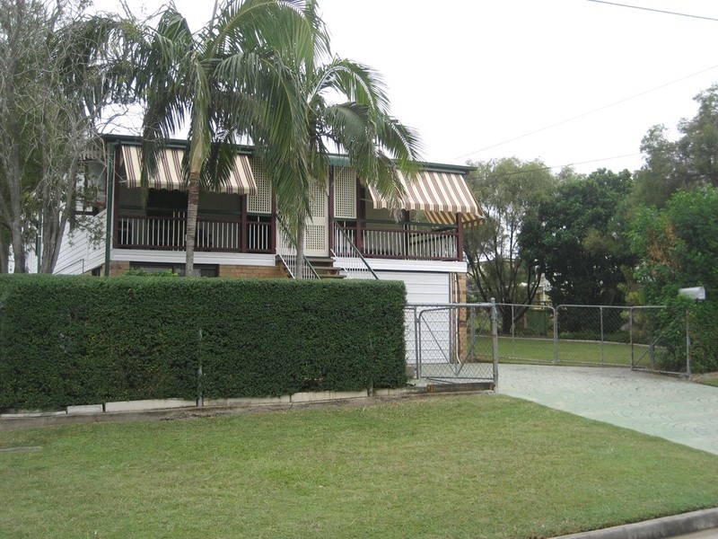 13 Church Street, Silkstone QLD 4304