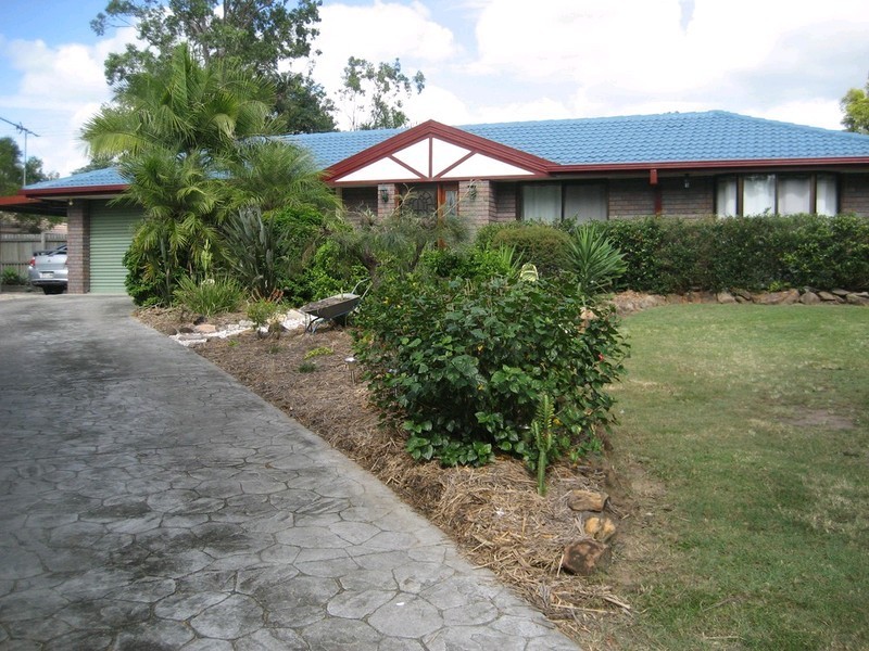 32 Arabian Close, Yamanto QLD 4305