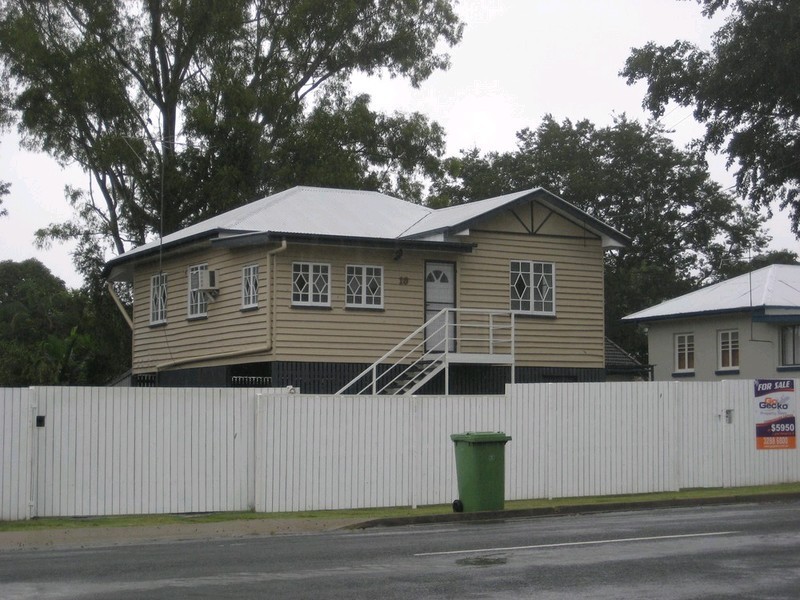 10 Chermside Road, Eastern Heights QLD 4305