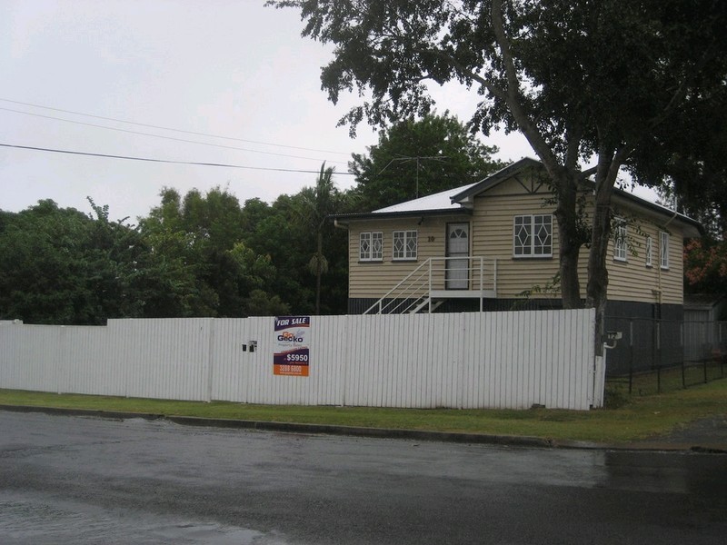 10 Chermside Road, Eastern Heights QLD 4305