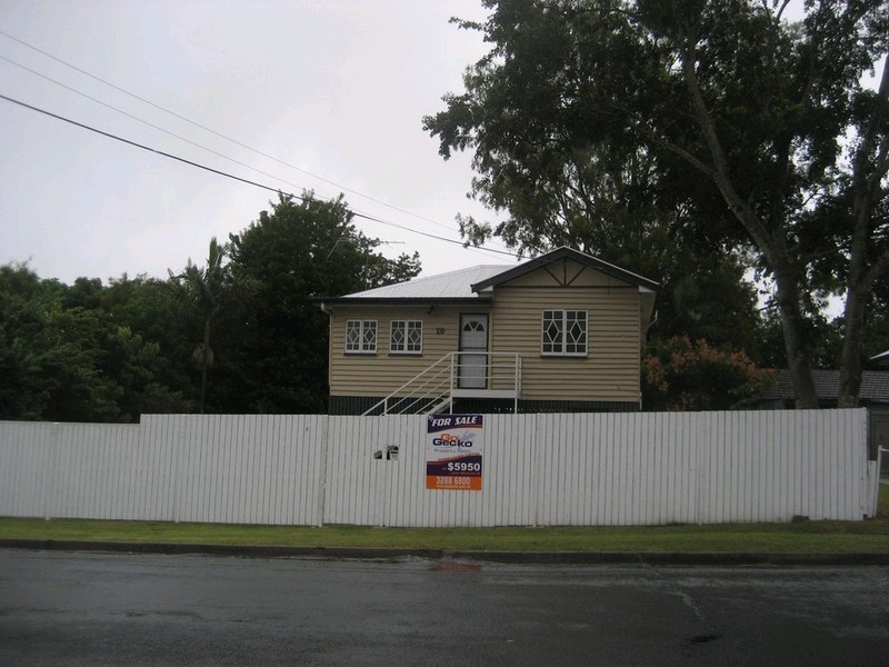 10 Chermside Road, Eastern Heights QLD 4305