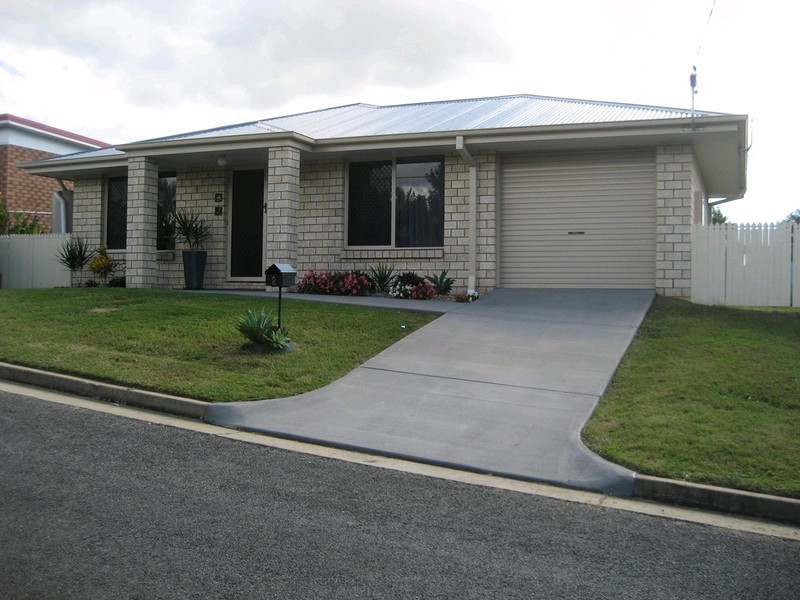 2 Maitland Street, Churchill QLD 4305